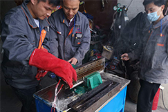 熔噴布模頭堵孔怎么辦？熔噴模具干冰清洗機(jī)為您解決難題